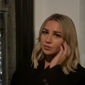 Meet your Posher, Sola